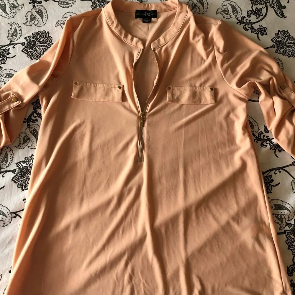 Beautiful coral blouse 👚